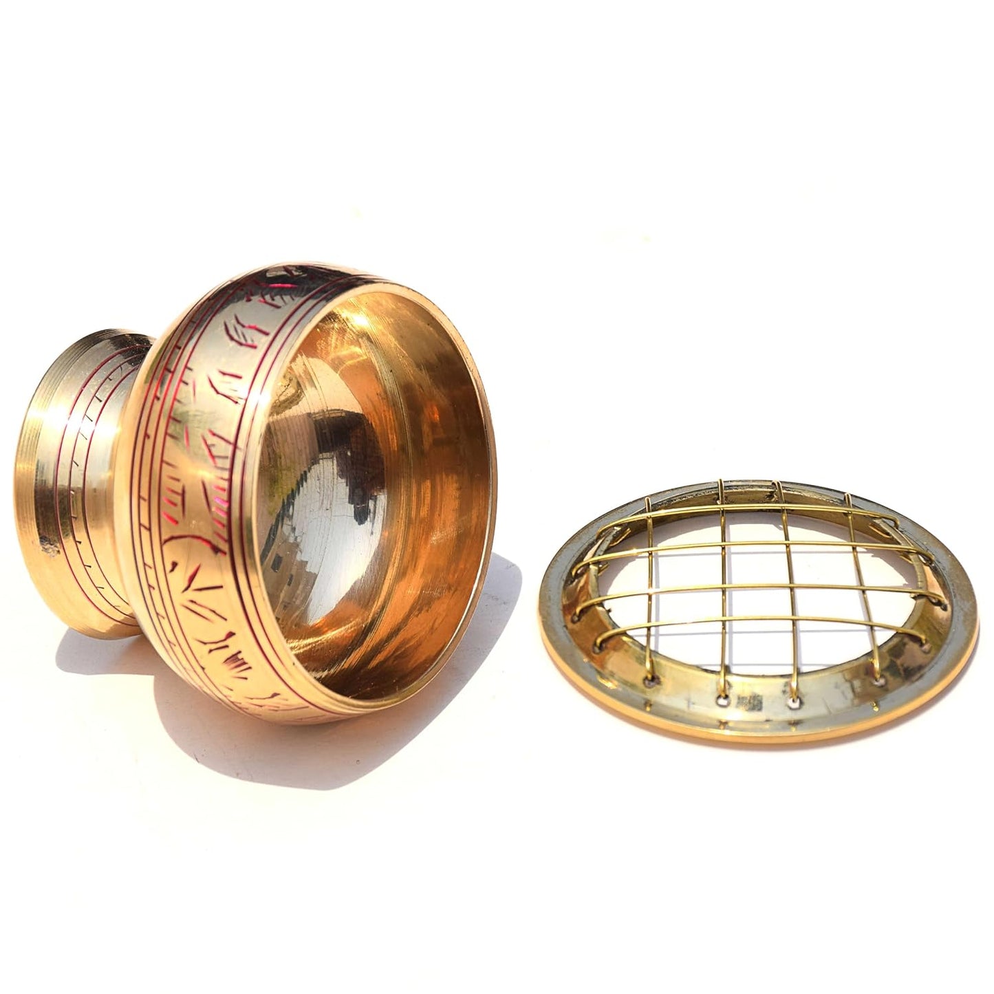 Pure Source India Pure Brass Kapoor Dani Dhoop Dani Lamp Burner with Cover, 2.3 Inch 50 ML | Traditional Brass Camphor Burner for Pooja, Mandir, Temple, Home, Office & Aarti