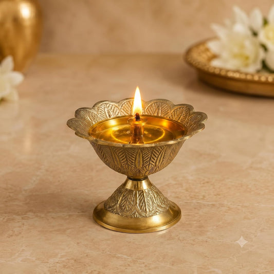 Pure Source India Brass Akhand Diya/Oil Lamp for Pooja, Mandir and Home Decoration (L-2.75inch) 1pcs