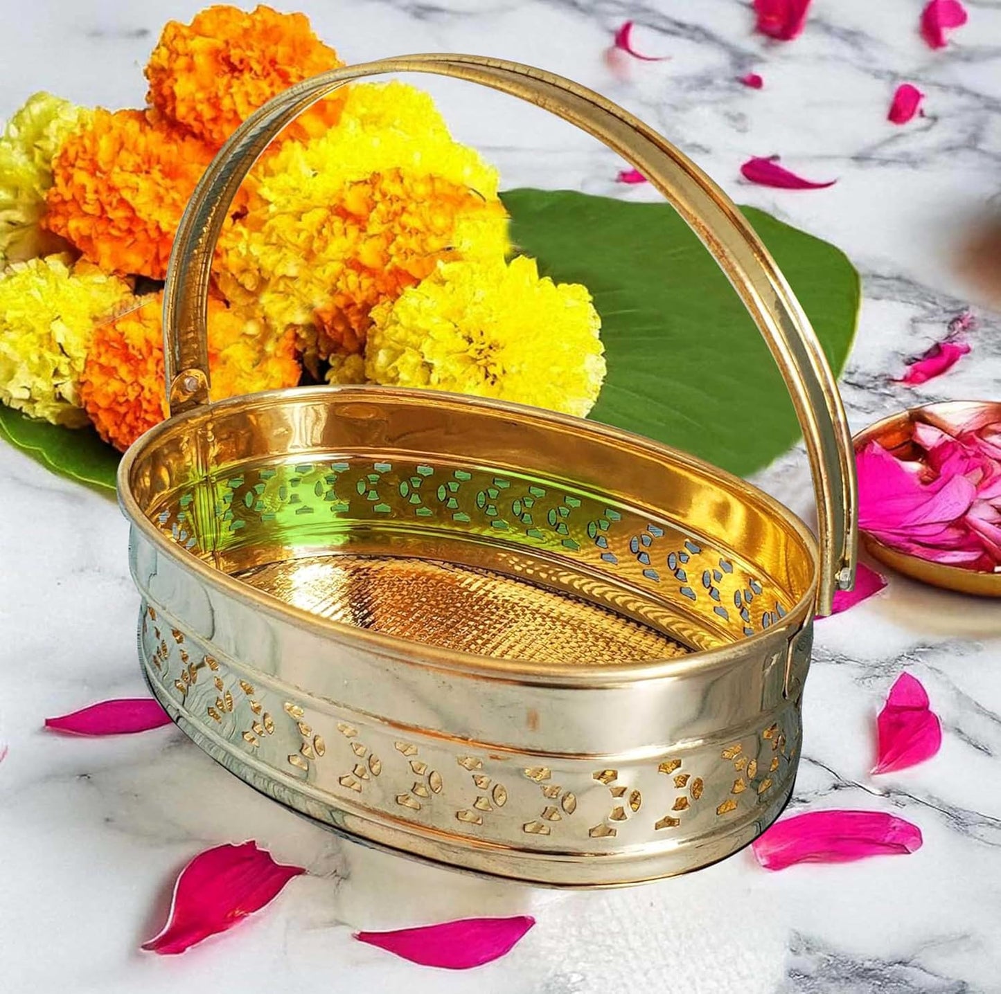 Pure Source India Brass Traditional Oval Shaped Pooja Basket Dalia, Golden Brass Pooja Basket | Decorative Puja Thali Accessory for Mandir, Aarti, Festivals, Wedding & Religious Ceremonies