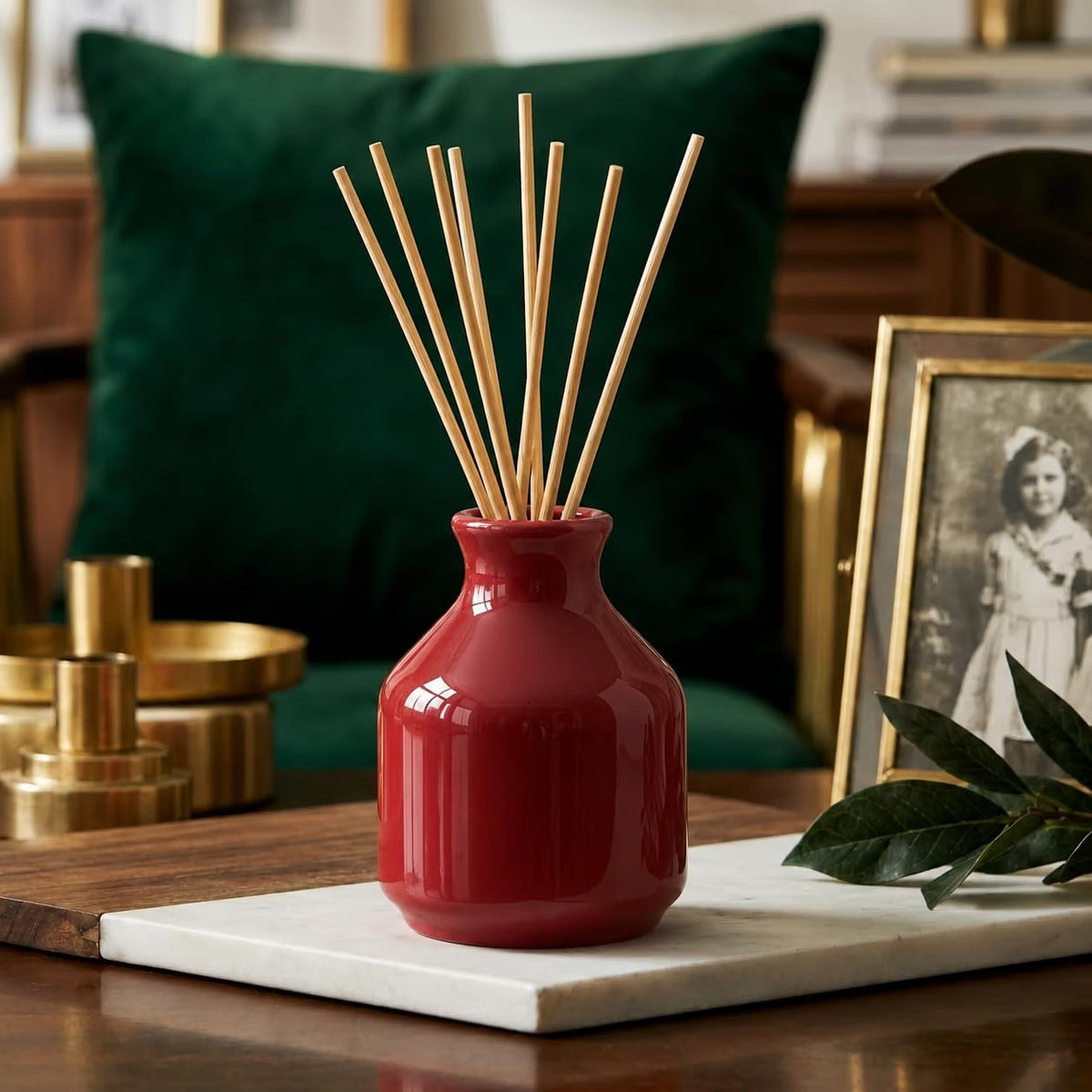 Pure Source India Elegant Ceramic Reed Diffuser Pot (Red) – Decorative Aroma Diffuser Vase for Living Rooms, bedrooms, bathrooms, Offices, and entryways (Red)
