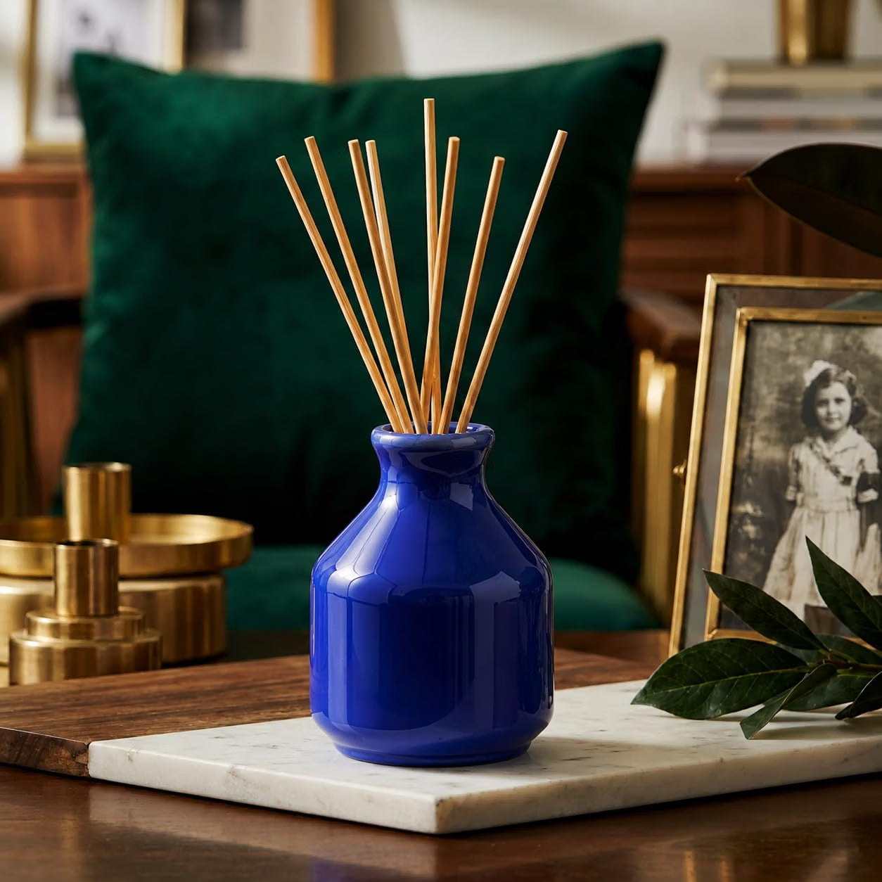 Pure Source India Elegant Ceramic Reed Diffuser Pot (Blue) – Decorative Aroma Diffuser Vase for Living Rooms, bedrooms, bathrooms, Offices, and entryways (Blue)