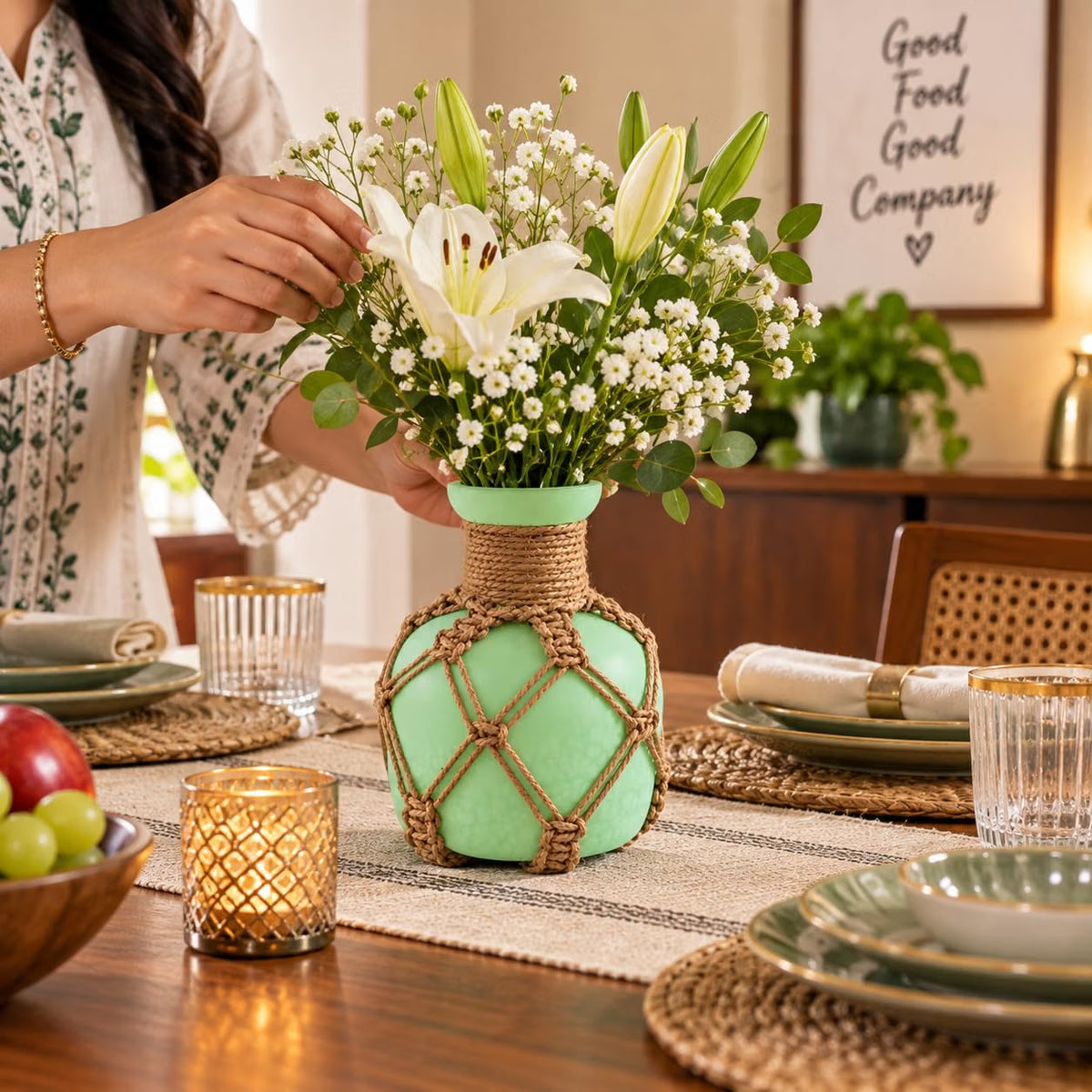 Pure Source India Decorative Green Flower Vase with Macramé Rope Design | Tabletop Home Décor Vase for Living Room, Dining Table & Office