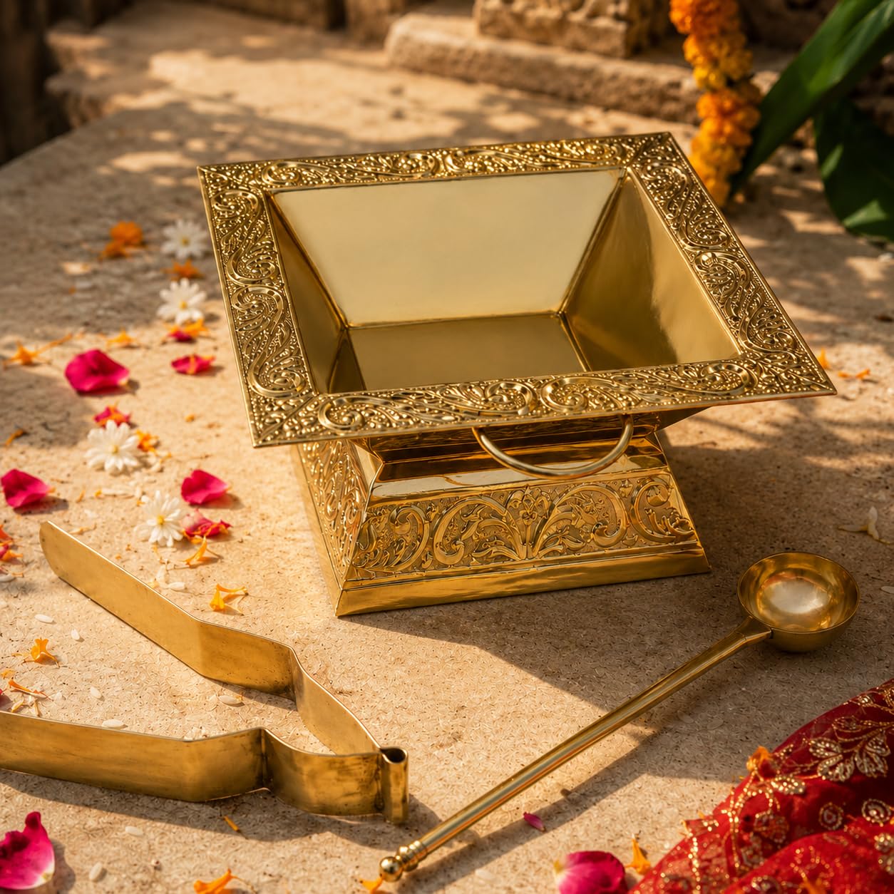 Pure Source India 7.5 Inch / 19 cm Brass Hawan Kund Set with Spoon & Chimta/Tong For Home Pooja, Yagya Kund for Hawan, Weeding, Home & Vastu Rituals, Handcrafted, Brass Fire Pit